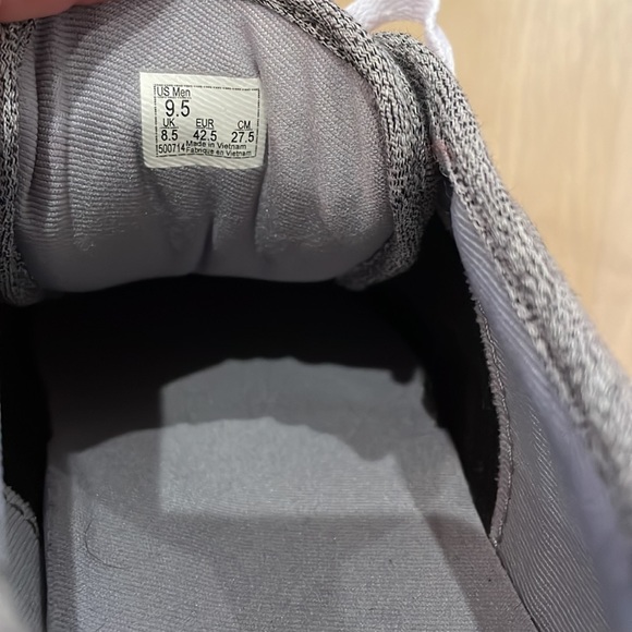 never worn, US men’s 9.5 Vans - Picture 3 of 3